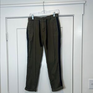 Lucky Brand Green Chinos Classic Fit size XS.